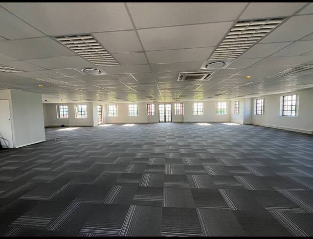 256M² OFFICE TO LET IN CLAREMONT
